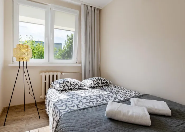 Initium - - Obroncow Wybrzeza 6d Apartman *