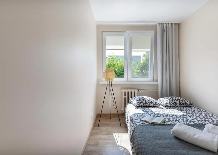 Initium - - Obroncow Wybrzeza 6d Gdańsk