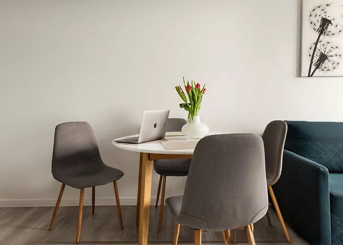 Initium - - Obroncow Wybrzeza 6d Apartman *