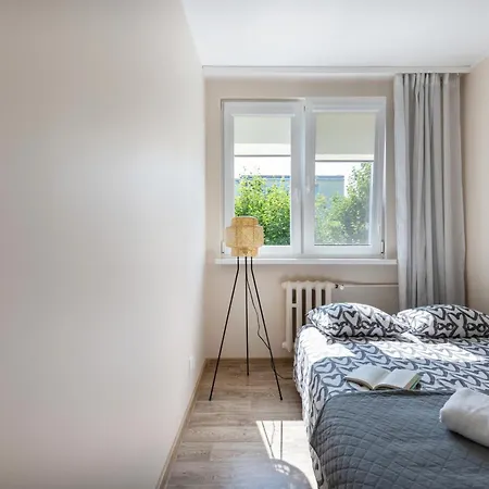 Initium - - Obroncow Wybrzeza 6d Gdańsk